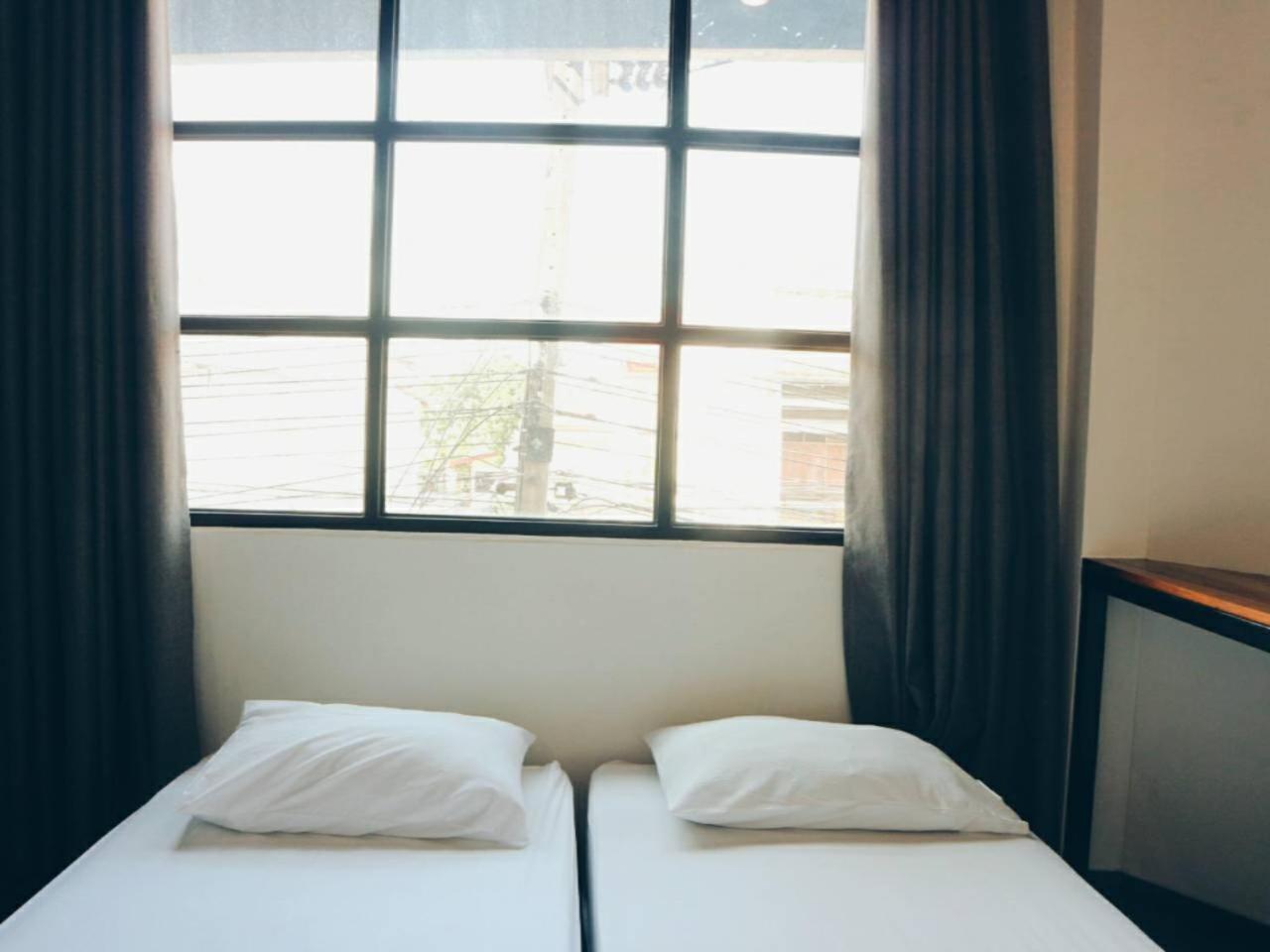 Hugnur Hostel And Coffee Chiang Mai Exterior foto