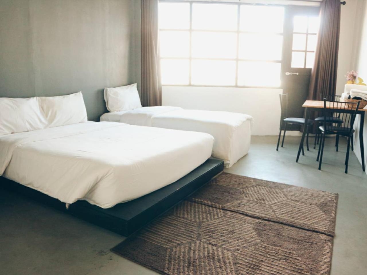 Hugnur Hostel And Coffee Chiang Mai Exterior foto